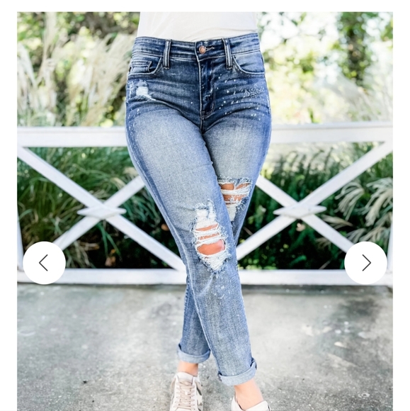 Judy Blue (THE BEST) Bleach splash Boyfriend Jeans - Picture 2 of 11